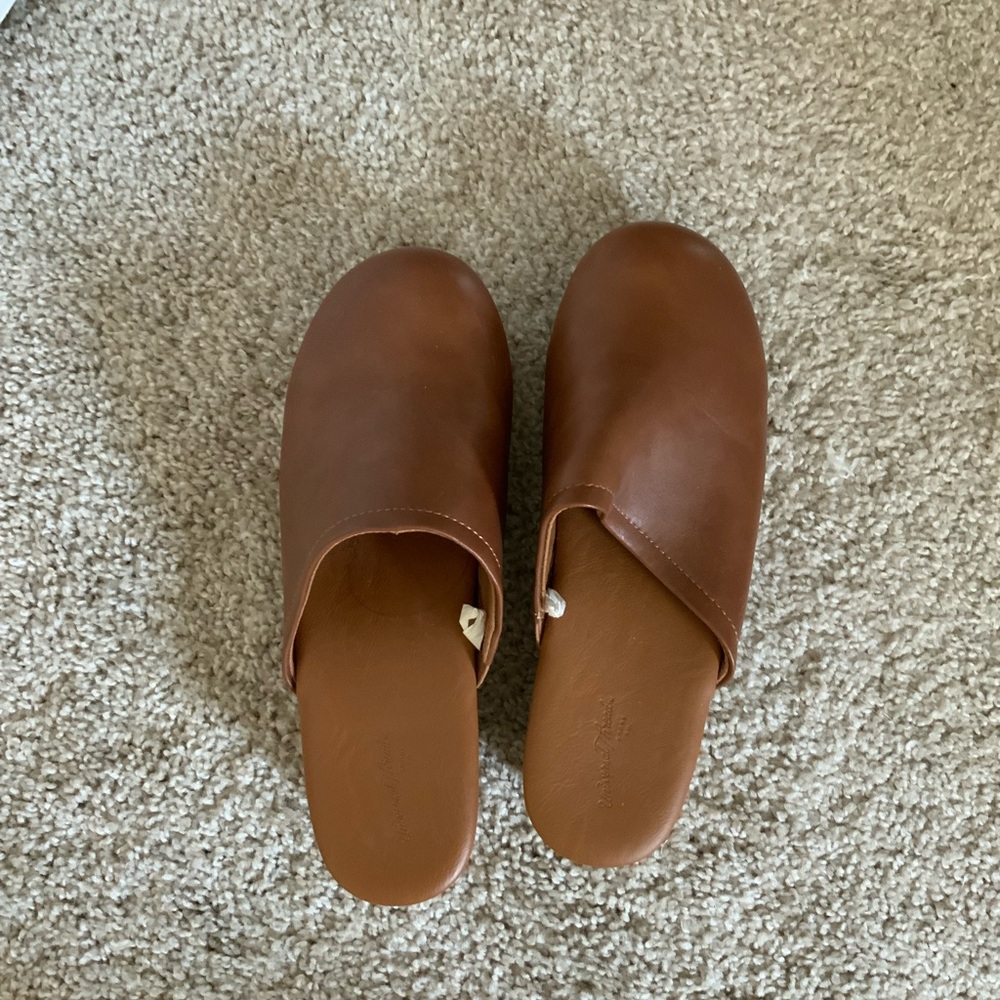 Universal Threads Clogs Women 7.5